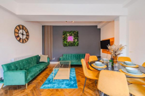 Central 2 Bedroom Flat with Roof Terrace I Next To Brighton Beach I Sleep 8 Guests